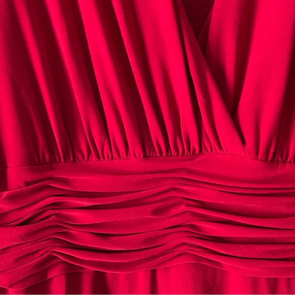 Red dress, 3/4 sleeve - Picture 6 of 8